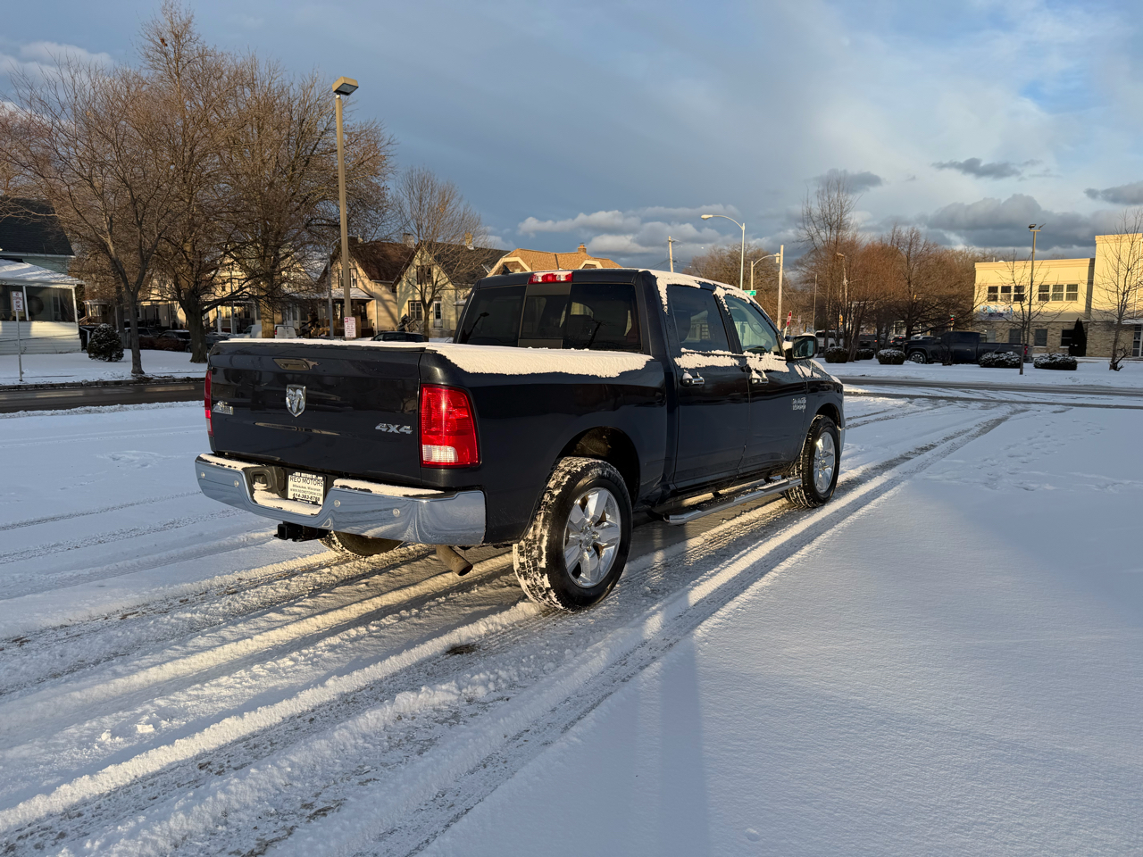 RAM 1500 SLT Crew Cab SWB 4WD 2017