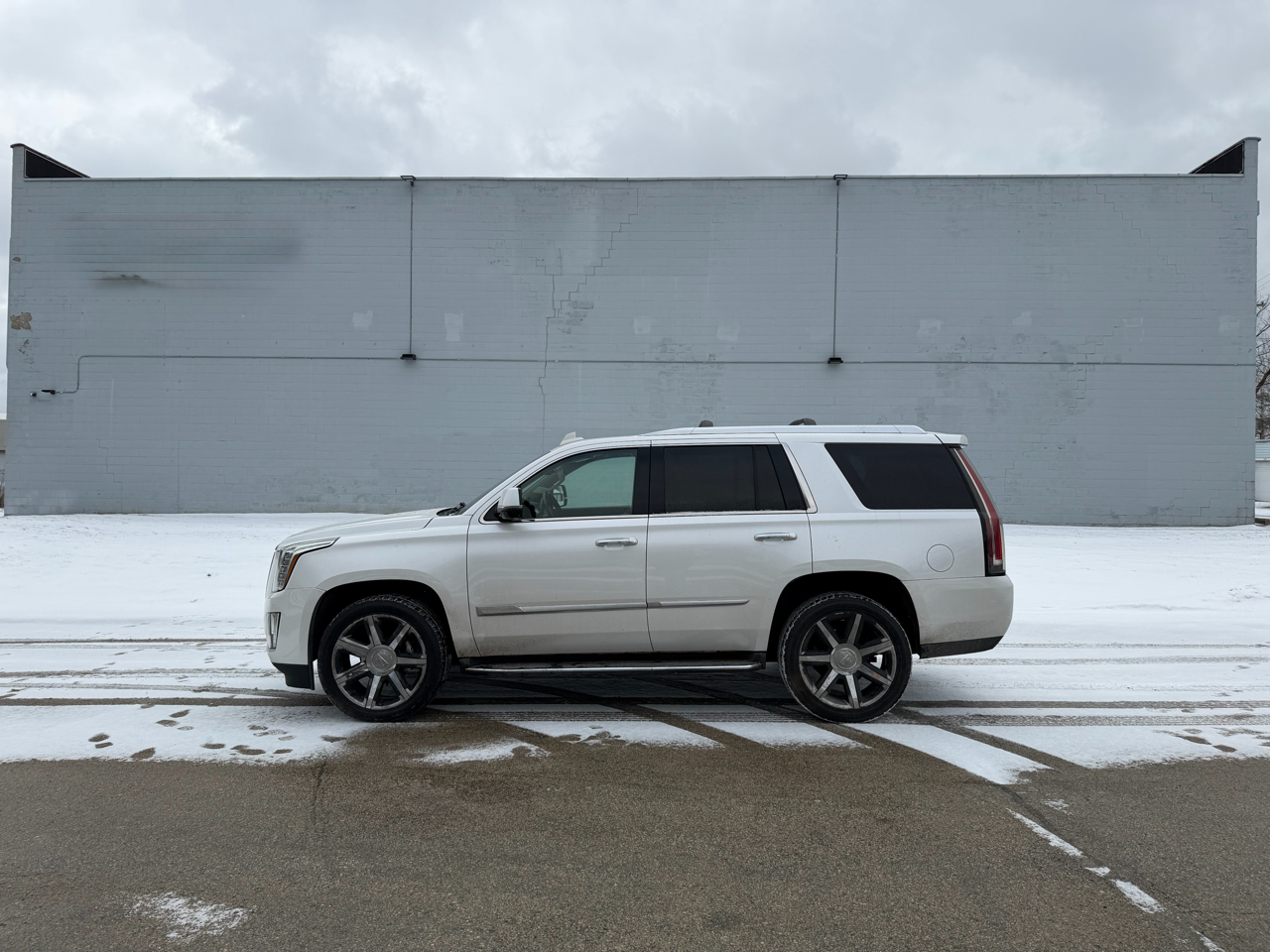 Cadillac Escalade Luxury 4WD 2016
