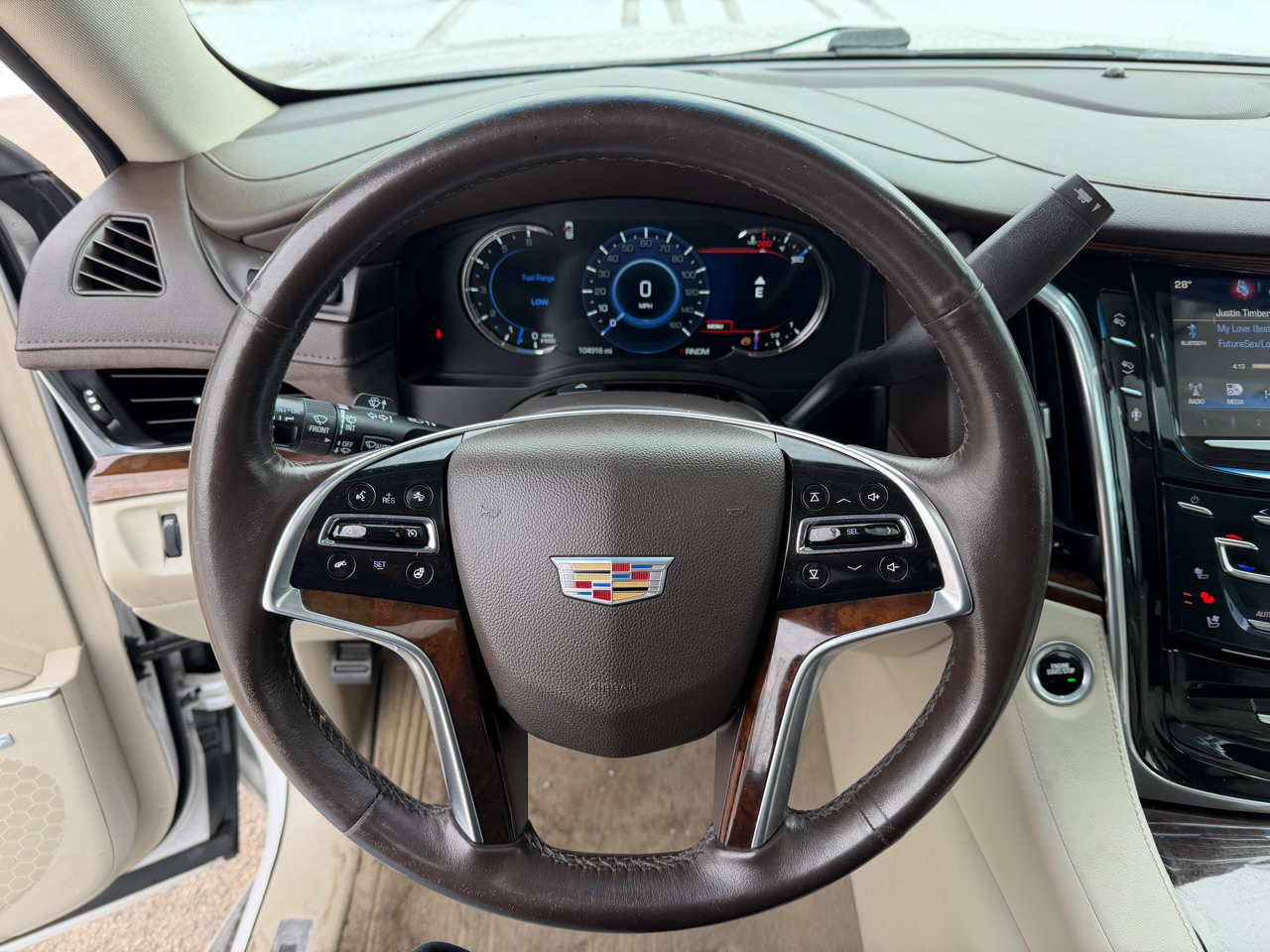 Cadillac Escalade Luxury 4WD 2016