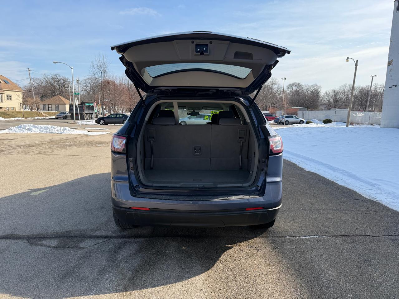 Chevrolet Traverse LS FWD w/PDC 2014