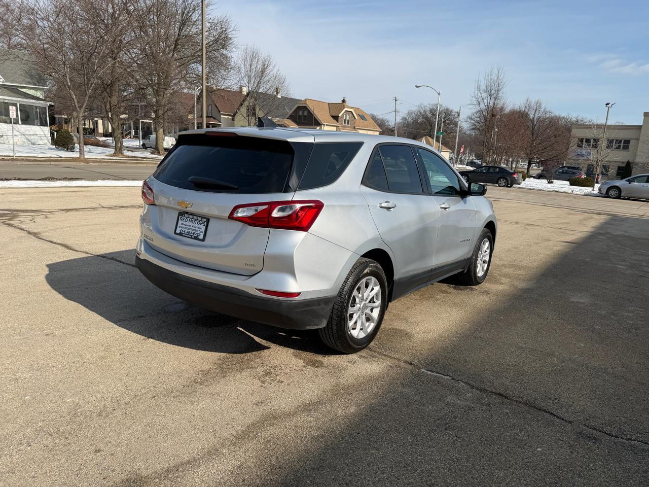 Nissan Pathfinder SV 4WD 2015