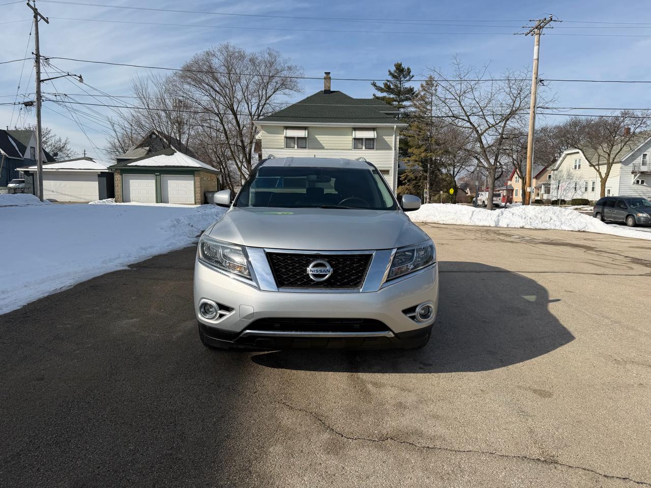 Nissan Pathfinder SV 4WD 2015