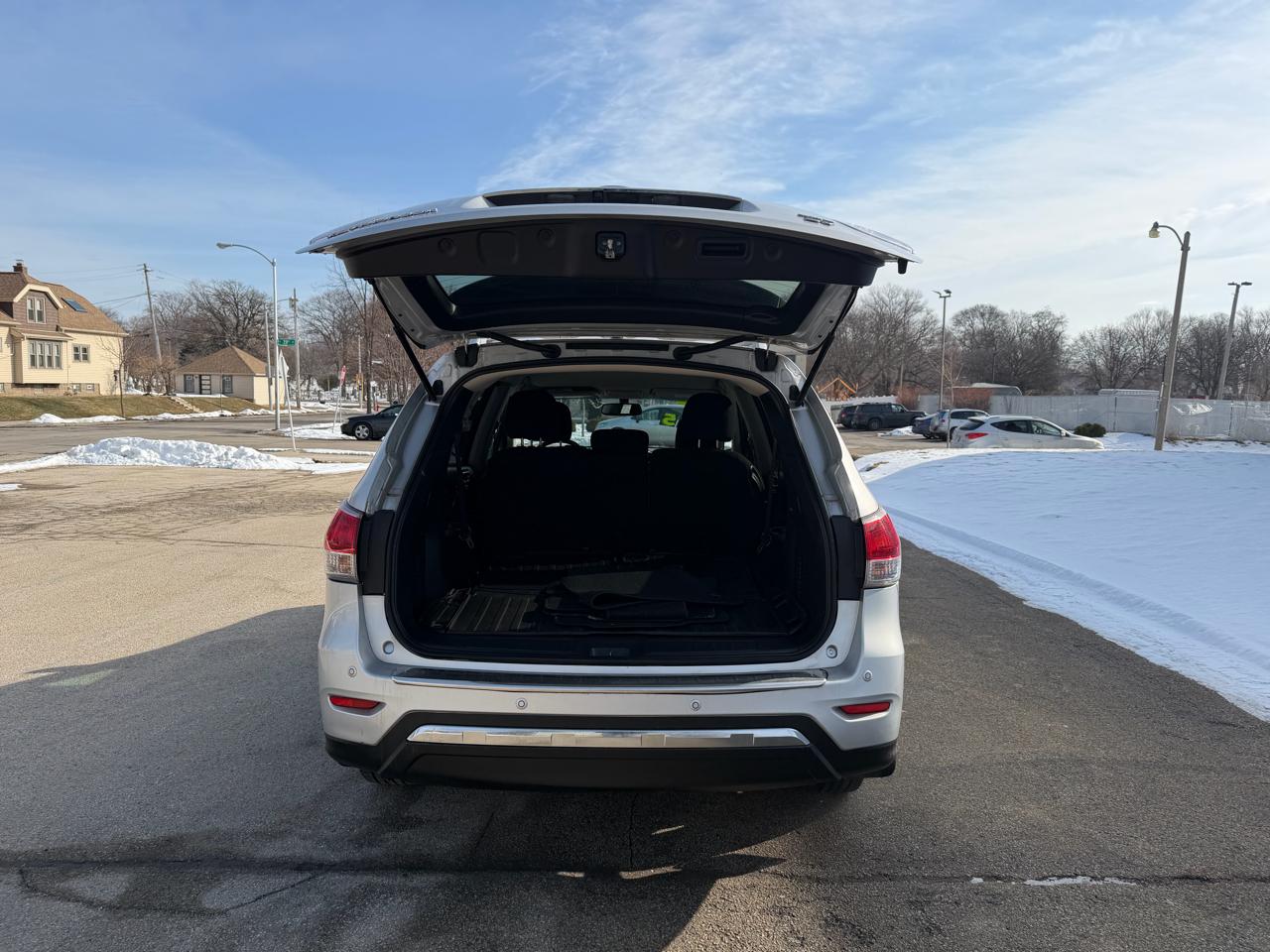 Nissan Pathfinder SV 4WD 2015