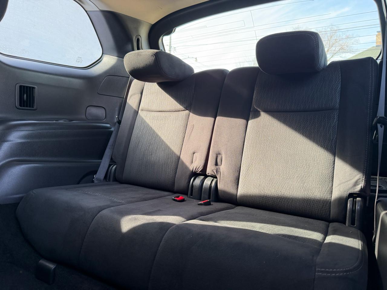 Nissan Pathfinder SV 4WD 2015