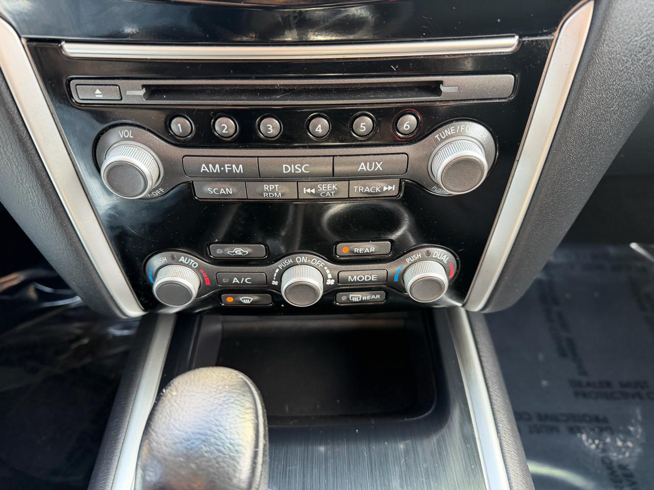 Nissan Pathfinder SV 4WD 2015