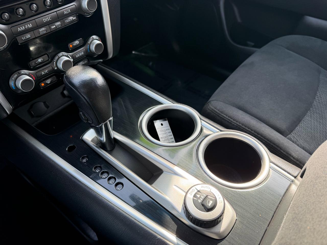 Nissan Pathfinder SV 4WD 2015