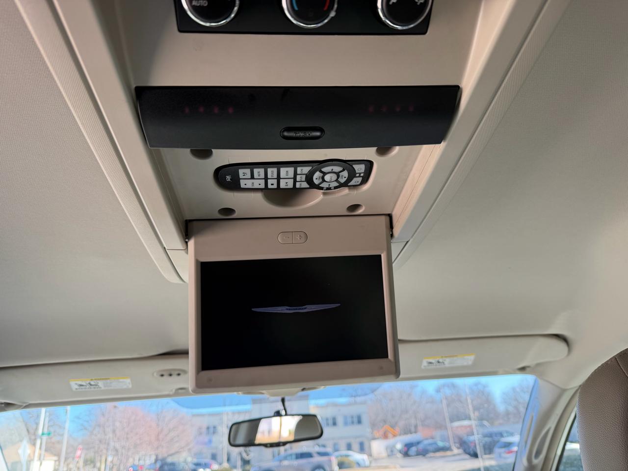 Chrysler Town & Country Touring 2013