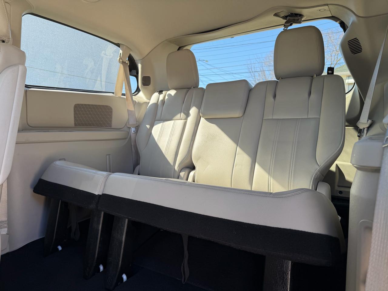 Chrysler Town & Country Touring 2013