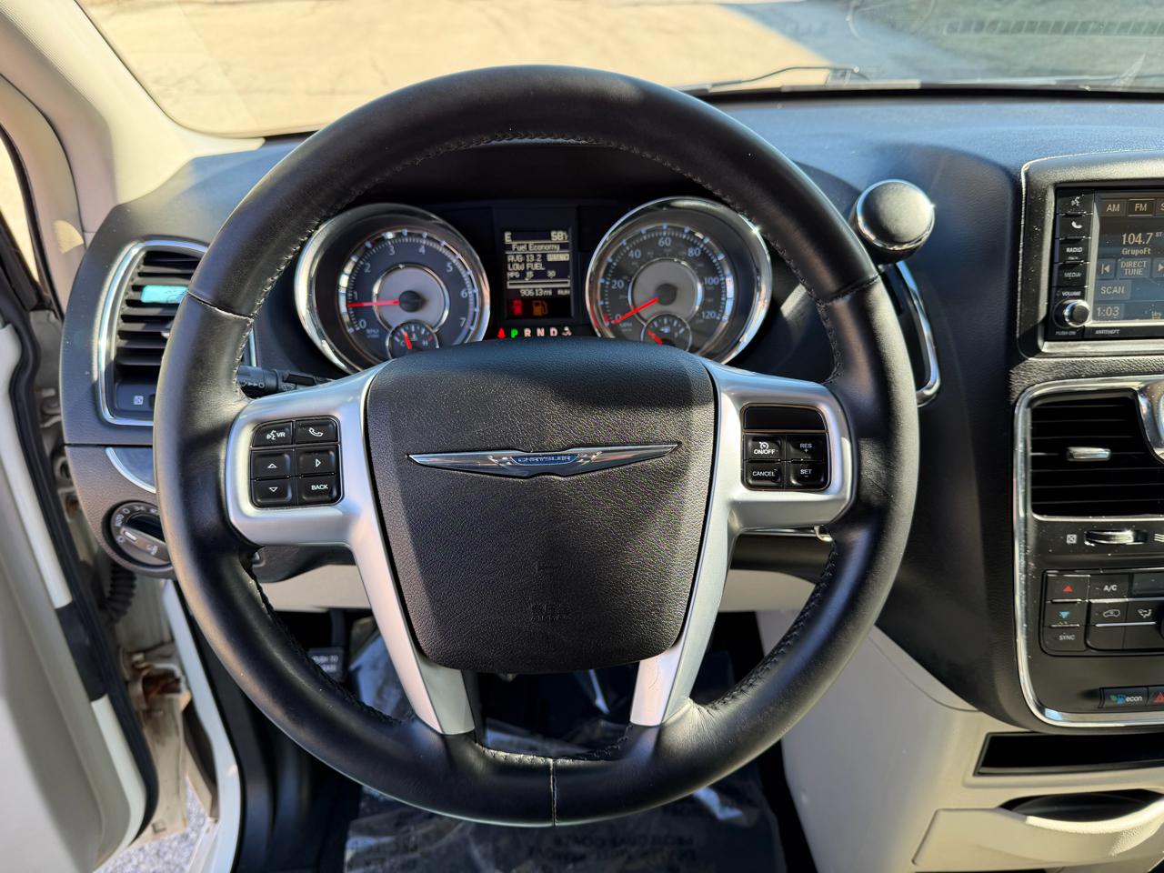 Chrysler Town & Country Touring 2013