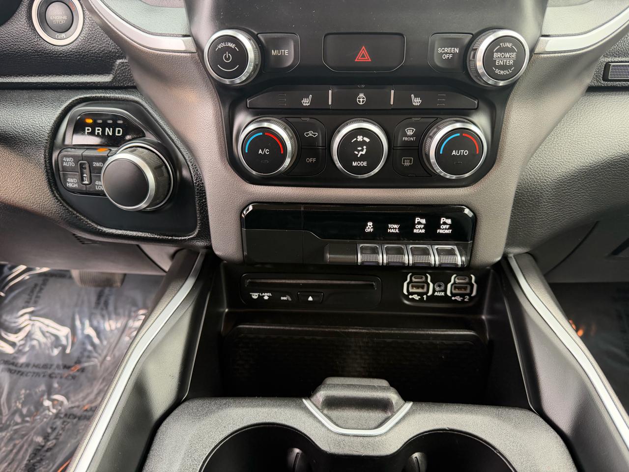 RAM 1500 Big Horn Quad Cab 4WD 2019