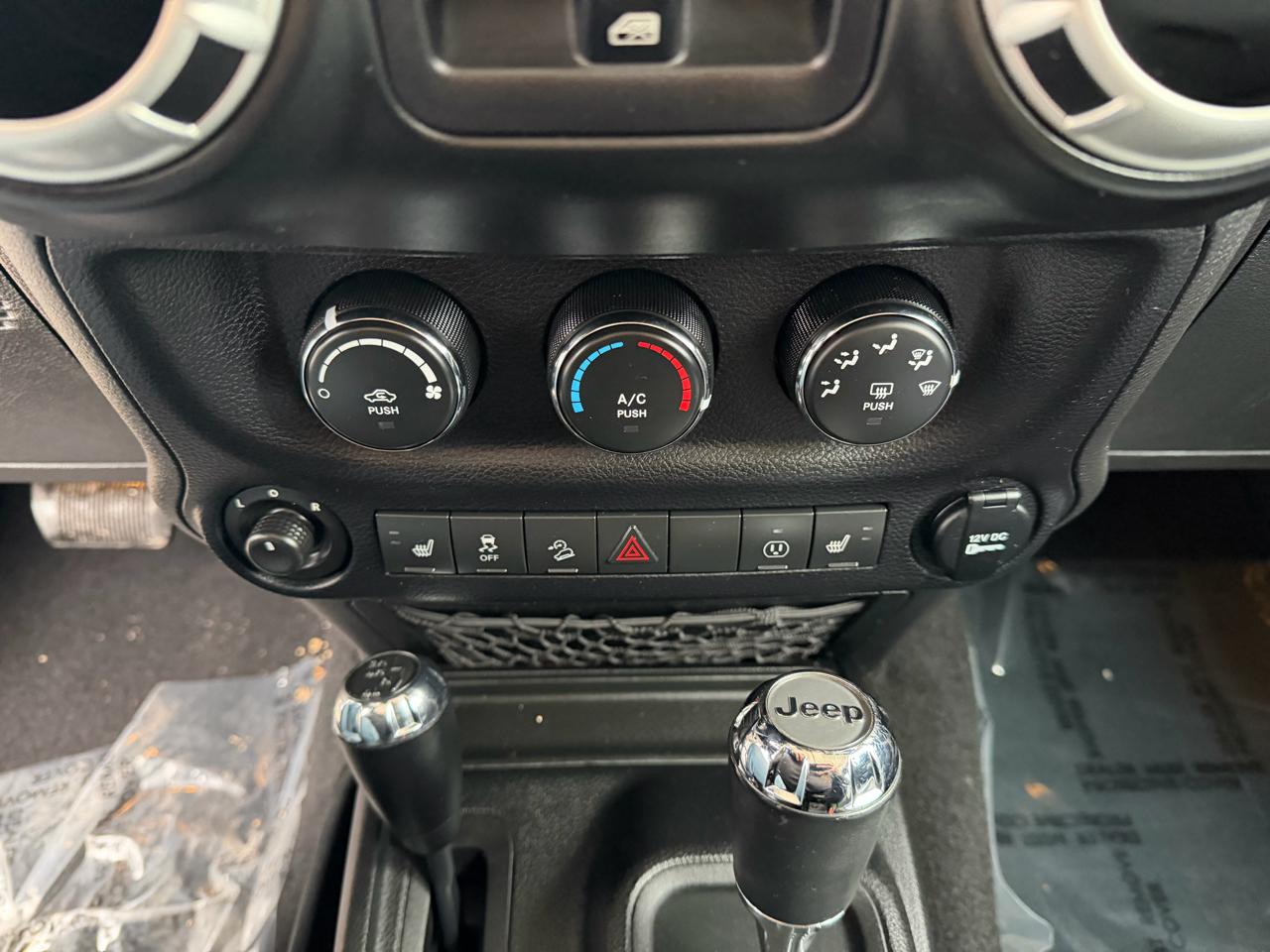 Jeep Wrangler Unlimited Sahara 4WD 2014