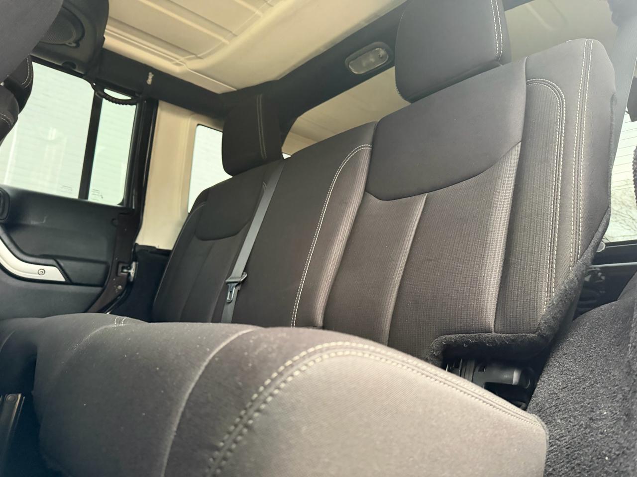 Jeep Wrangler Unlimited Sahara 4WD 2013