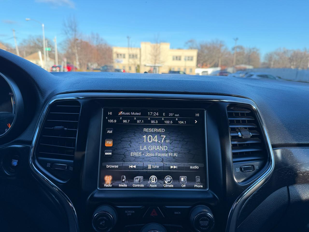 Jeep Grand Cherokee Laredo 4WD 2017