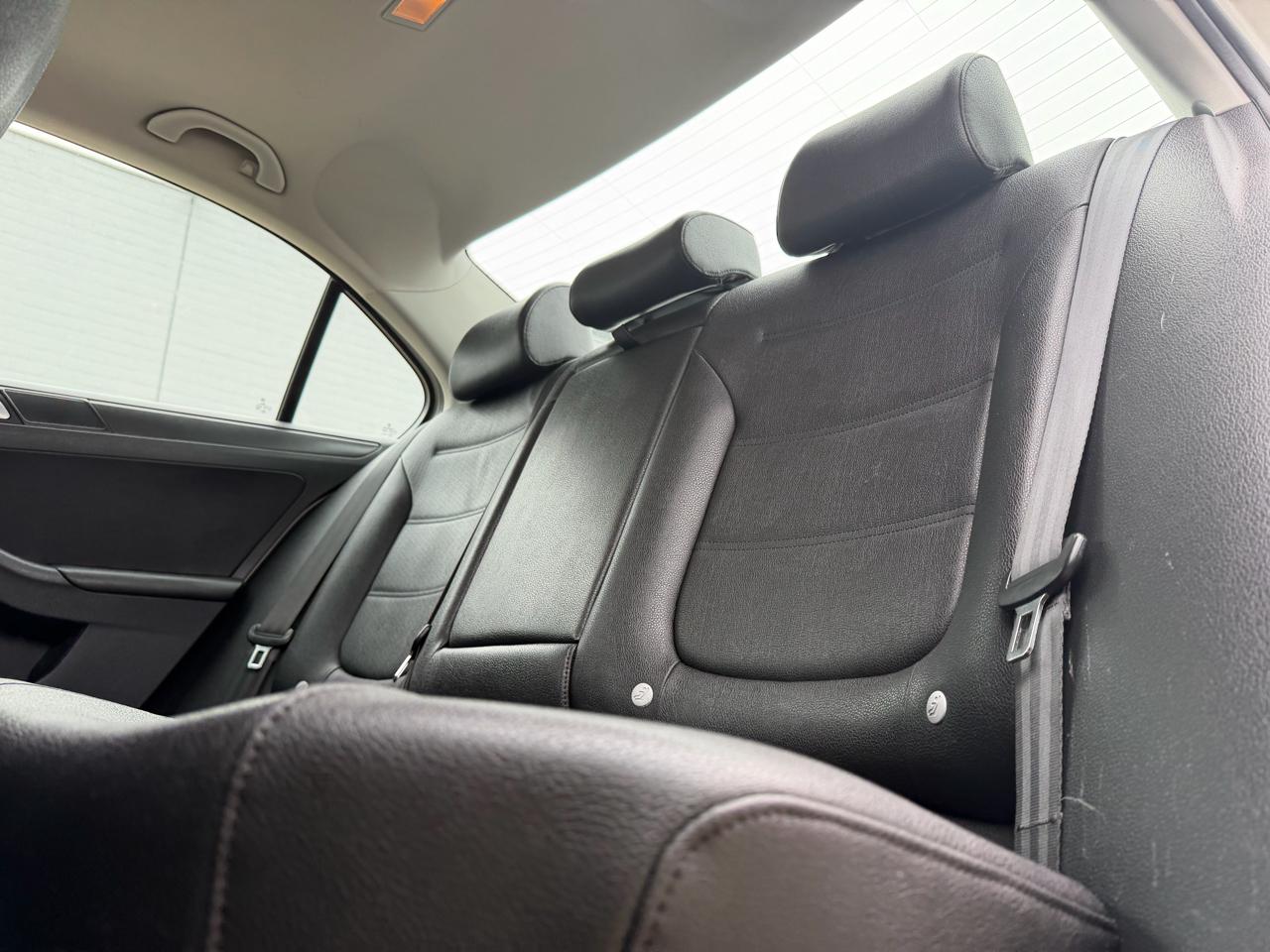 Volkswagen Jetta SE 2012