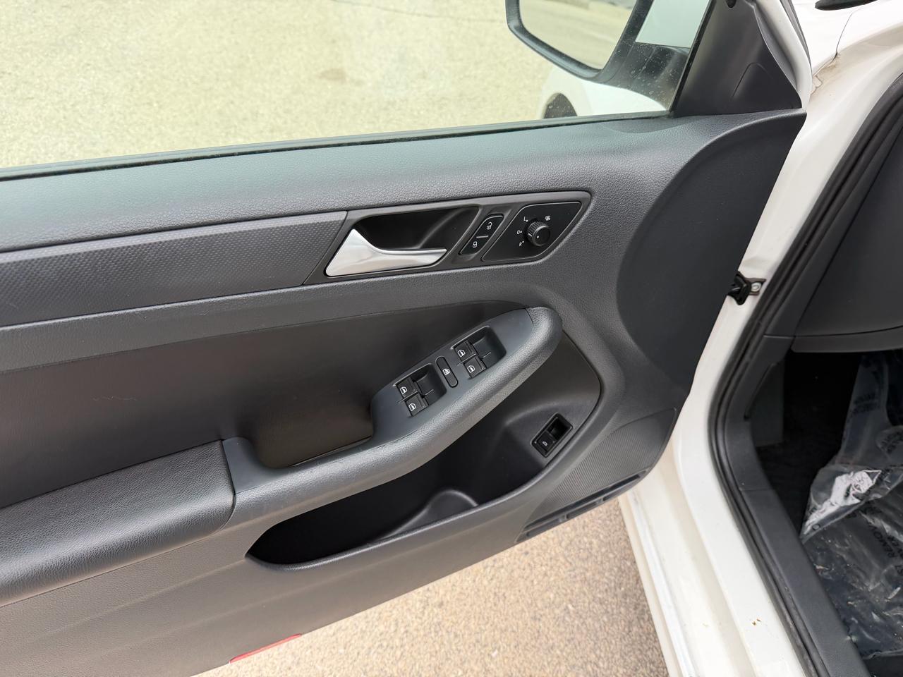 Volkswagen Jetta SE 2012