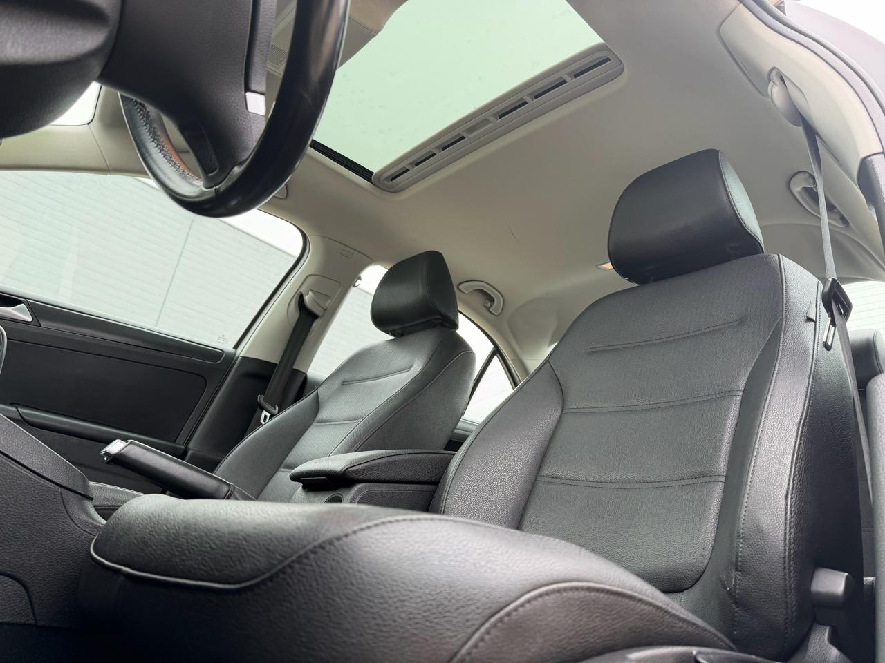 Volkswagen Jetta SE 2012