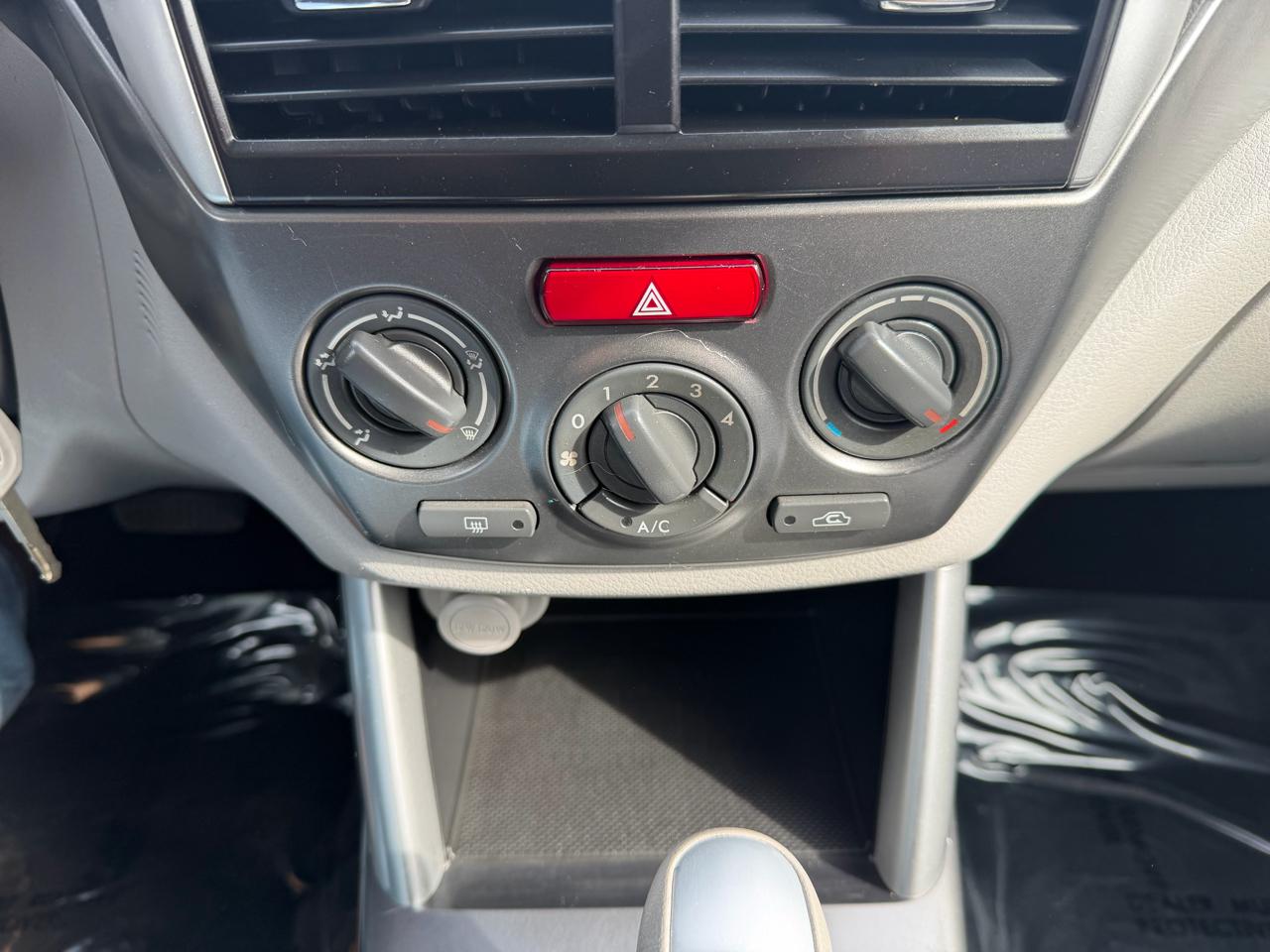 Subaru Forester 2.5X 2012