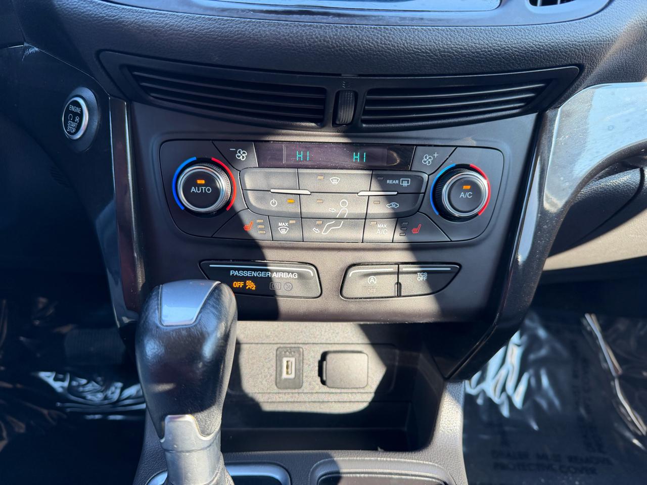 Ford Escape Titanium FWD 2017