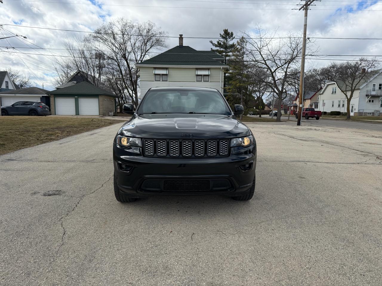 Jeep Grand Cherokee Laredo 4WD 2018