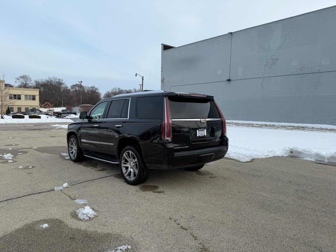 Cadillac Escalade Luxury 4WD 2016