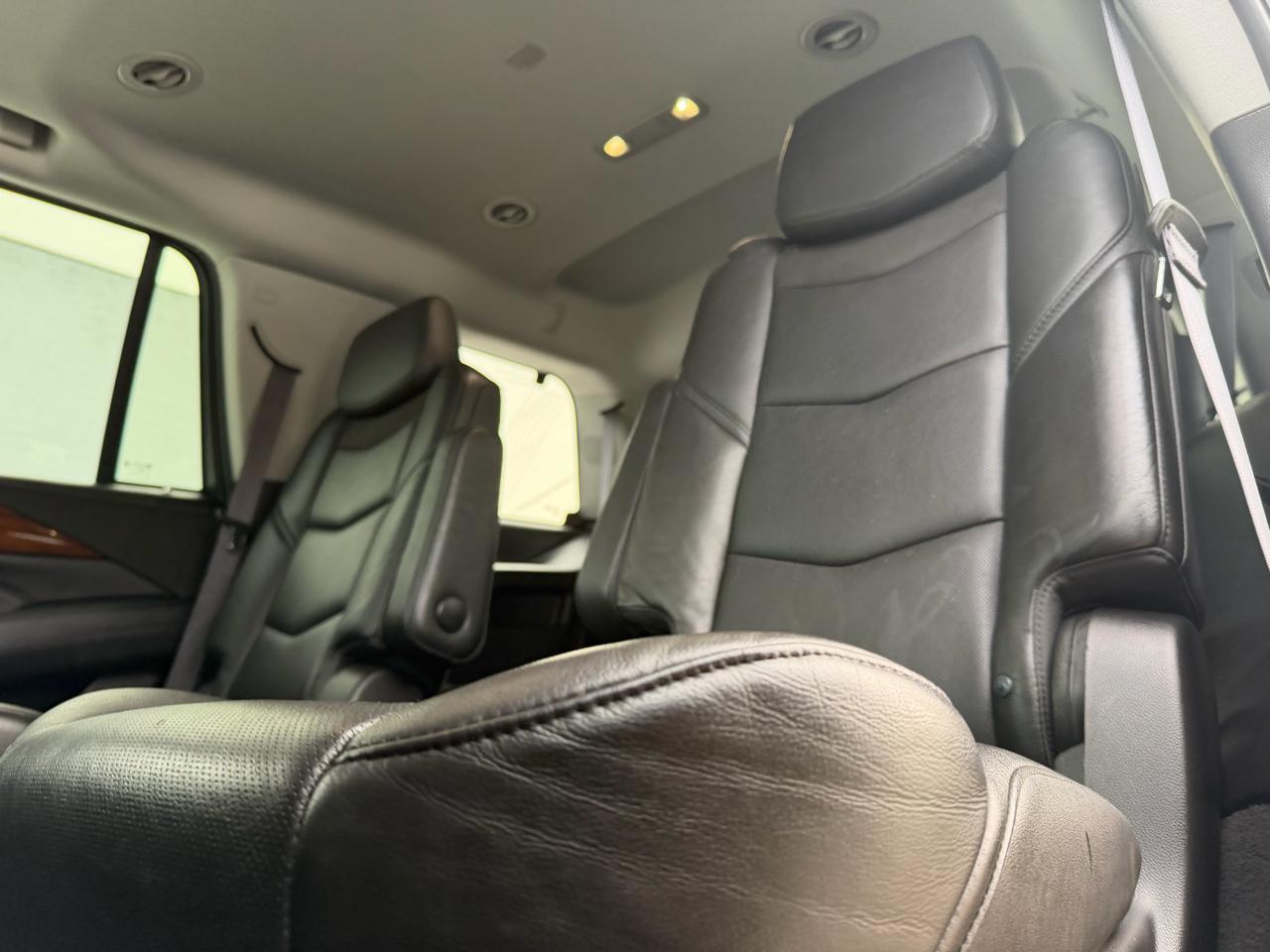 Cadillac Escalade Luxury 4WD 2016