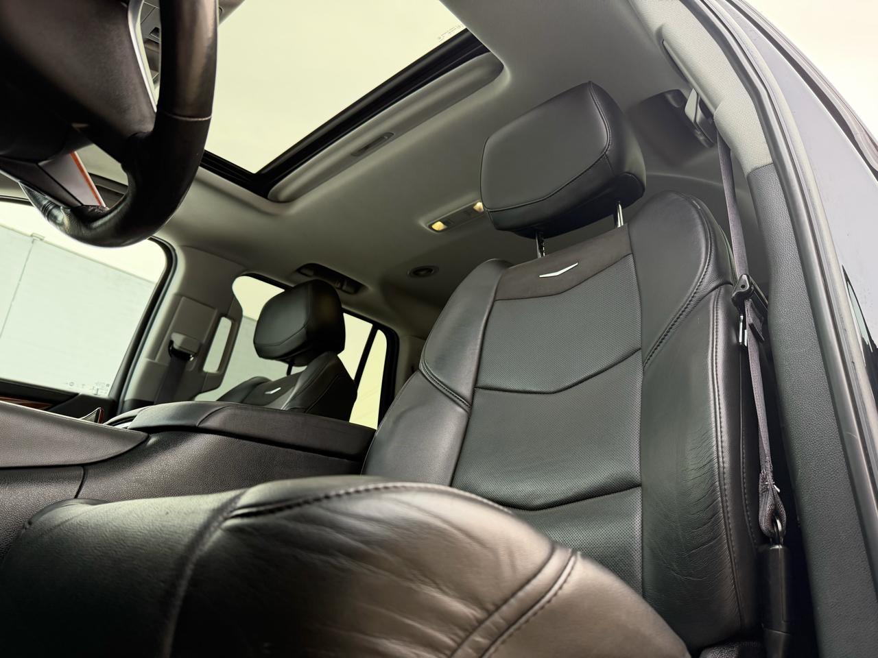 Cadillac Escalade Luxury 4WD 2016