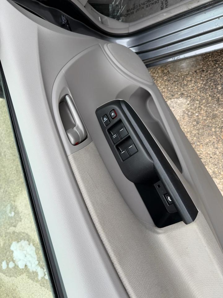 Honda Insight EX with Navigation 2011