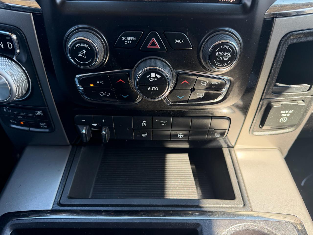 RAM 1500 Sport Crew Cab LWB 4WD 2014