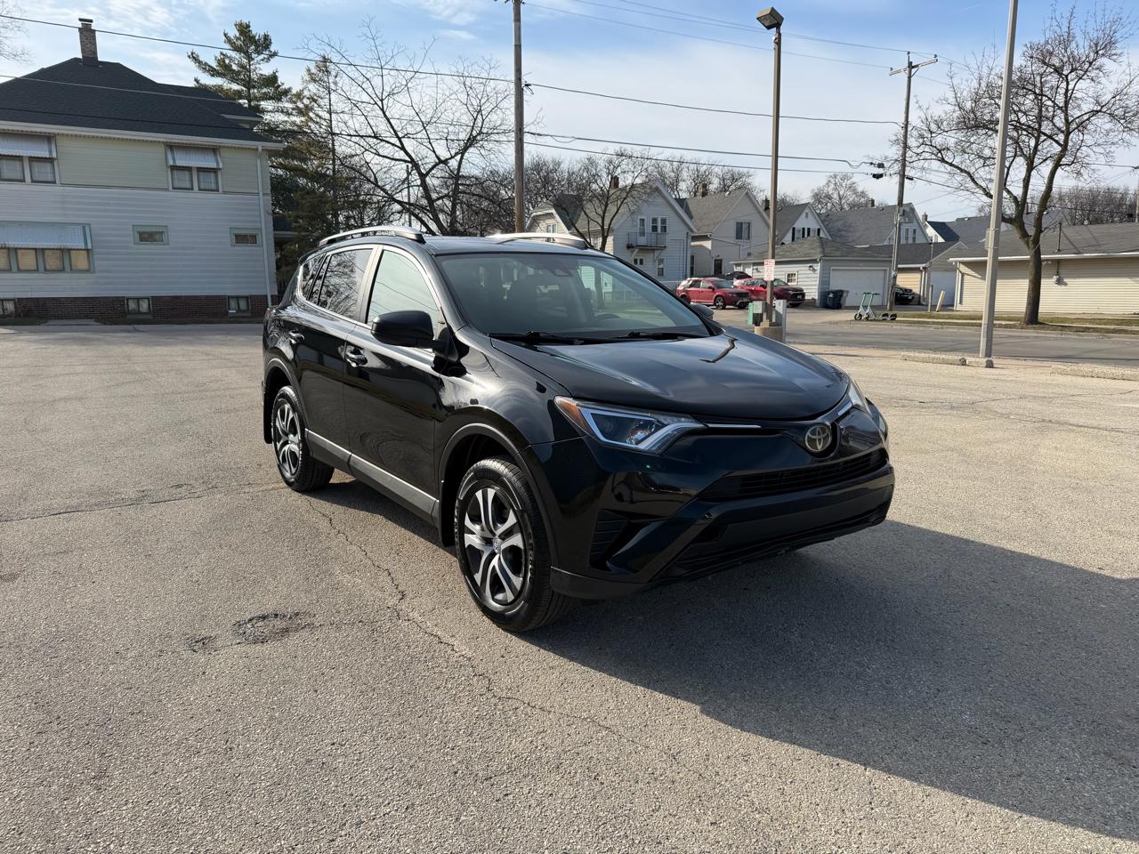 Toyota RAV4 LE AWD 2017