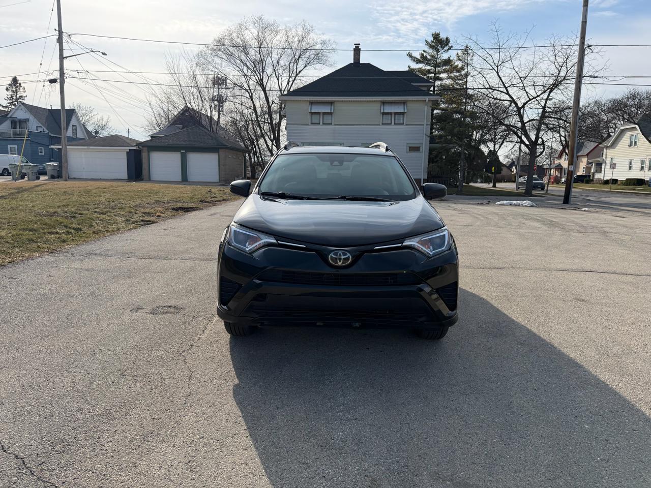 Toyota RAV4 LE AWD 2017