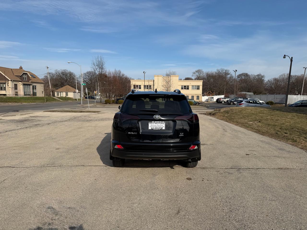 Toyota RAV4 LE AWD 2017