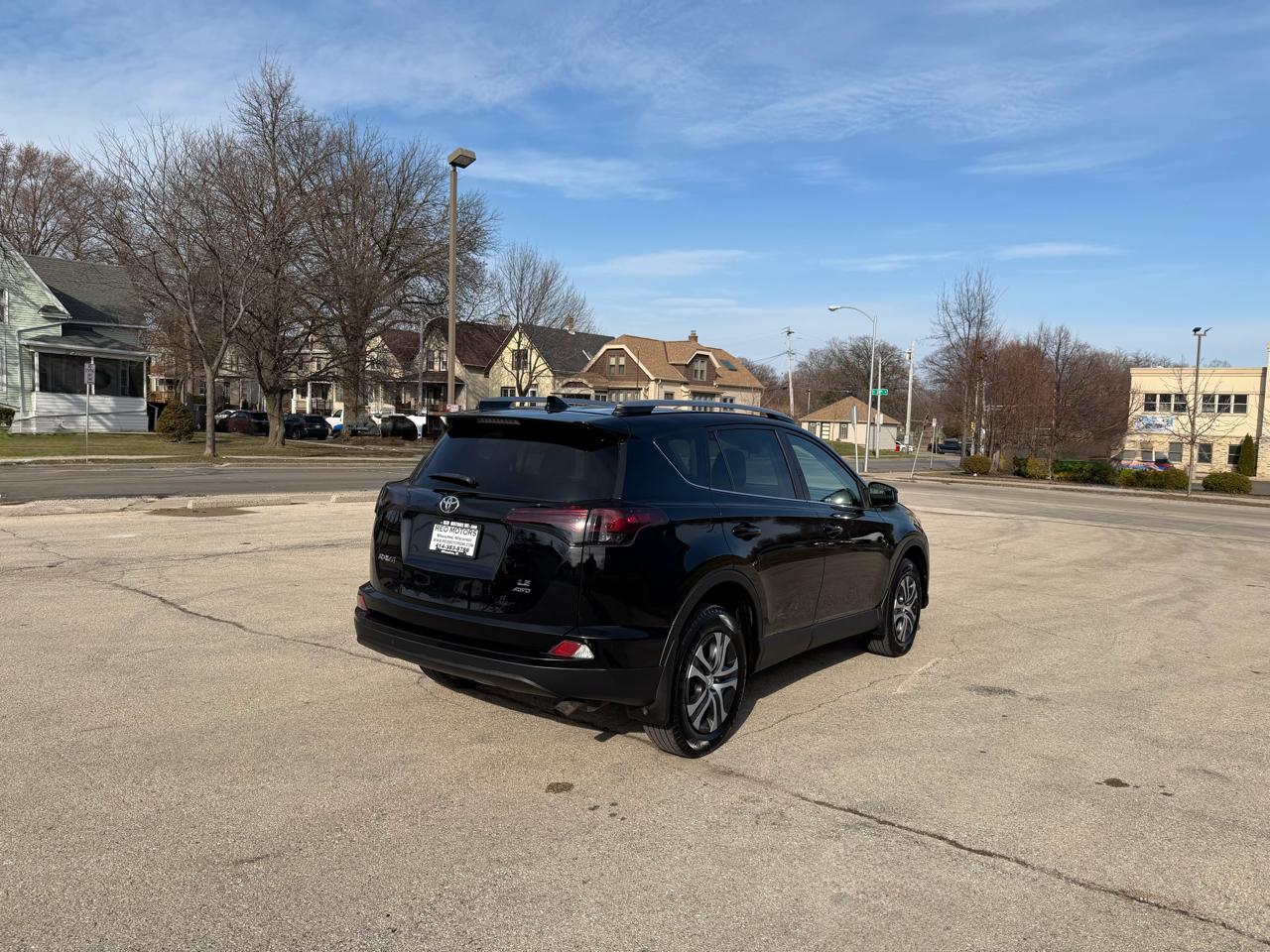 Toyota RAV4 LE AWD 2017