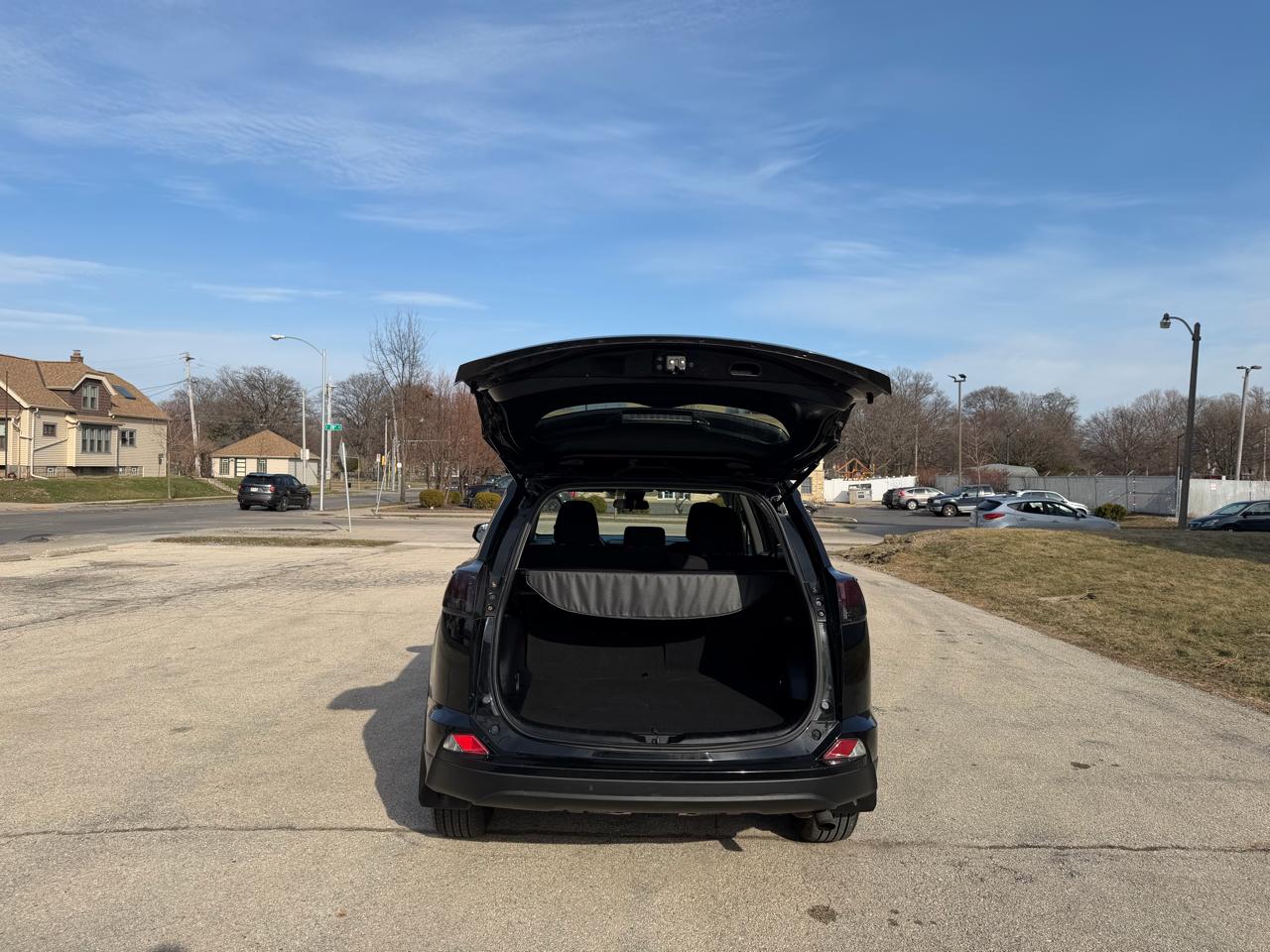 Toyota RAV4 LE AWD 2017