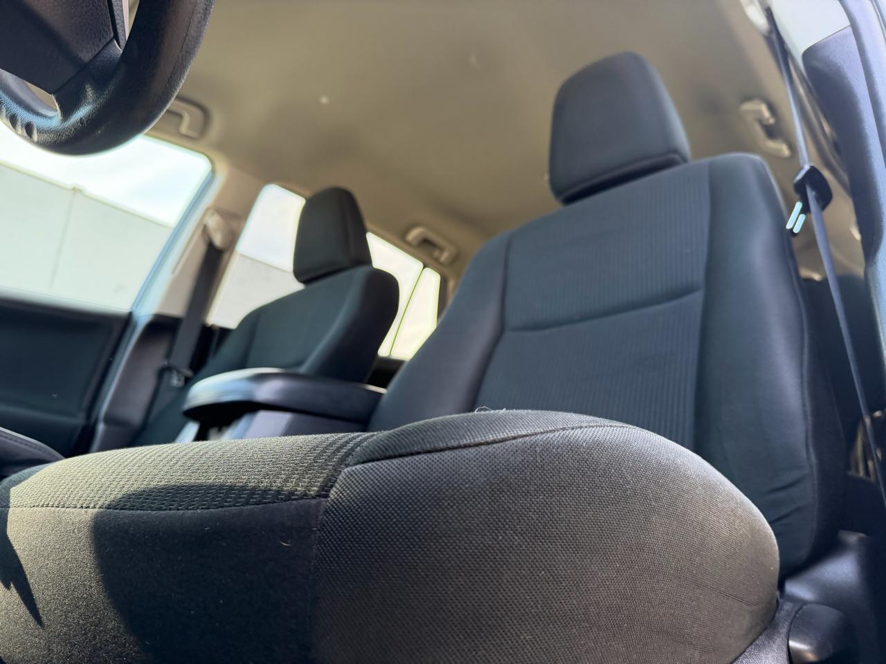 Toyota RAV4 LE AWD 2017