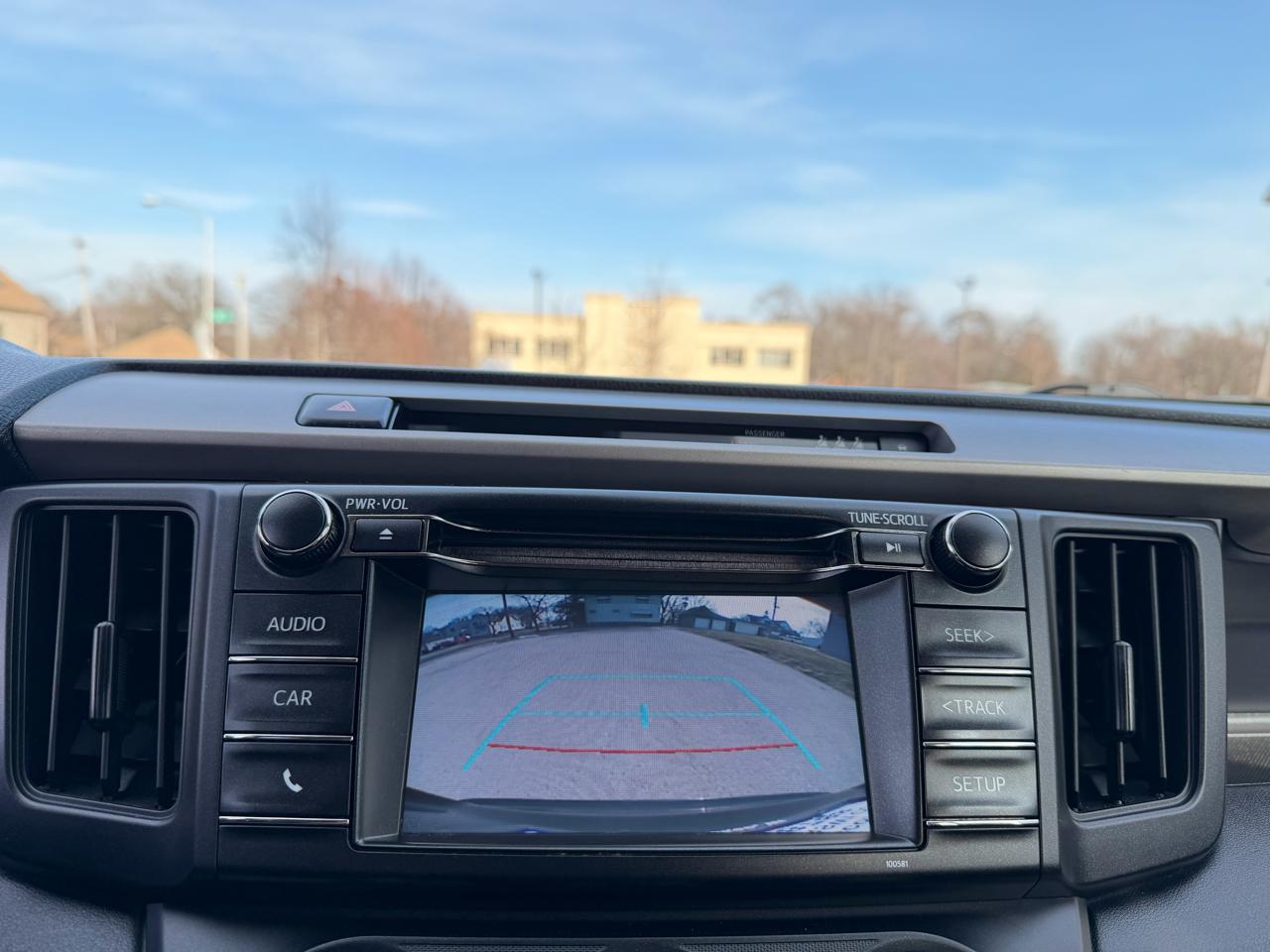 Toyota RAV4 LE AWD 2017