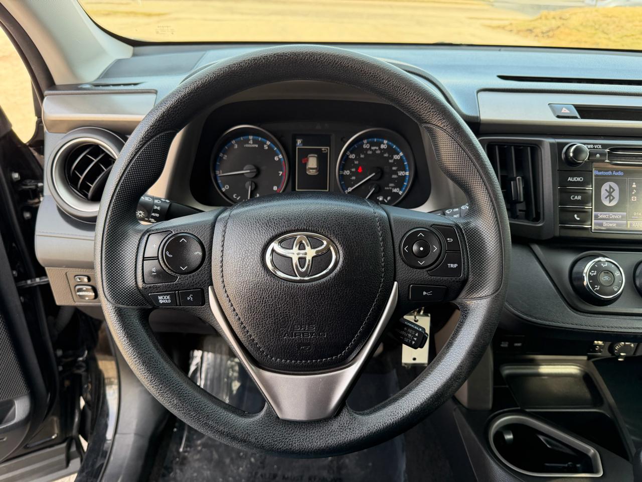 Toyota RAV4 LE AWD 2017