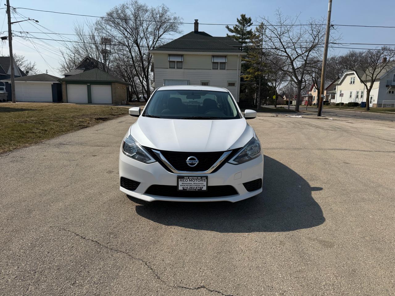 Nissan Sentra S 6MT 2017