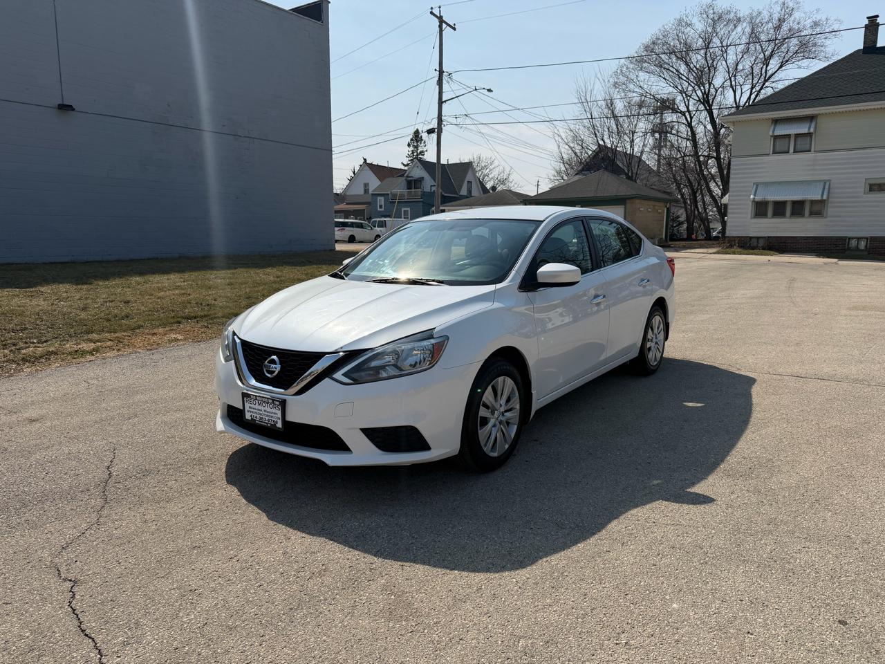 Nissan Sentra S 6MT 2017