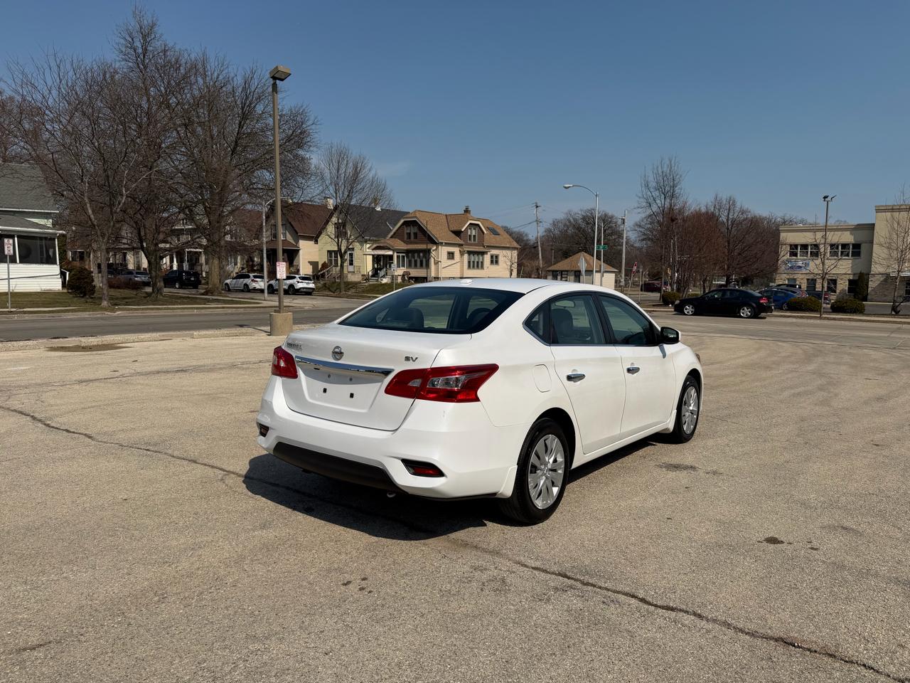 Nissan Sentra S 6MT 2017