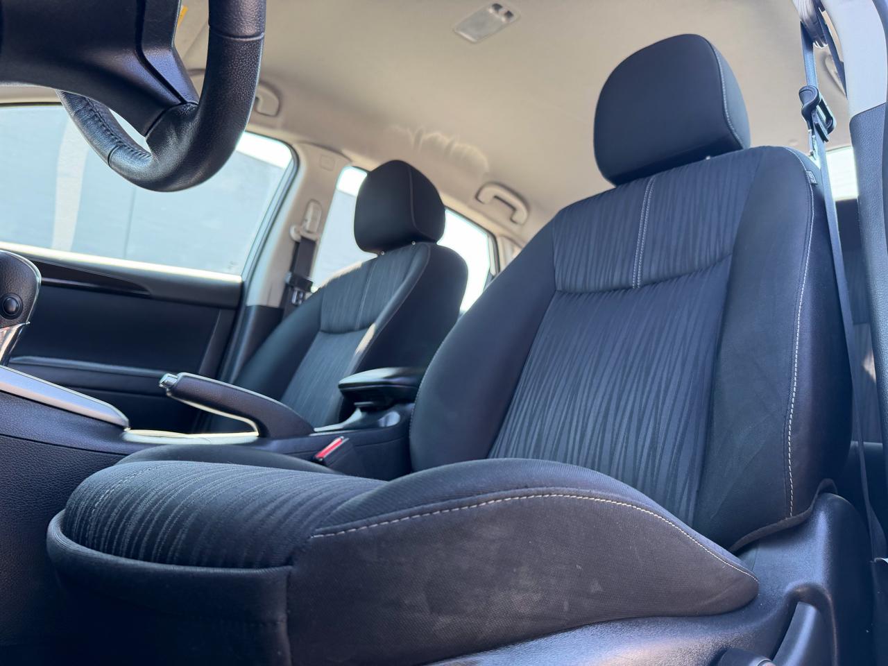 Nissan Sentra S 6MT 2017