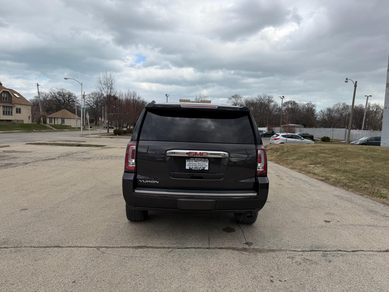 GMC Yukon Denali 4WD 2016