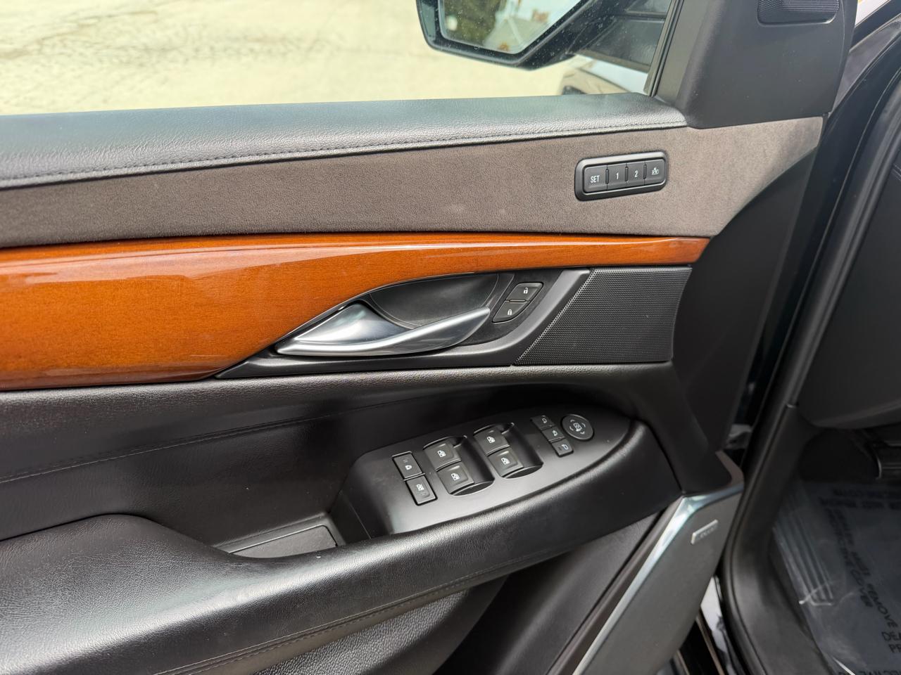 Cadillac Escalade ESV Luxury 4WD 2018