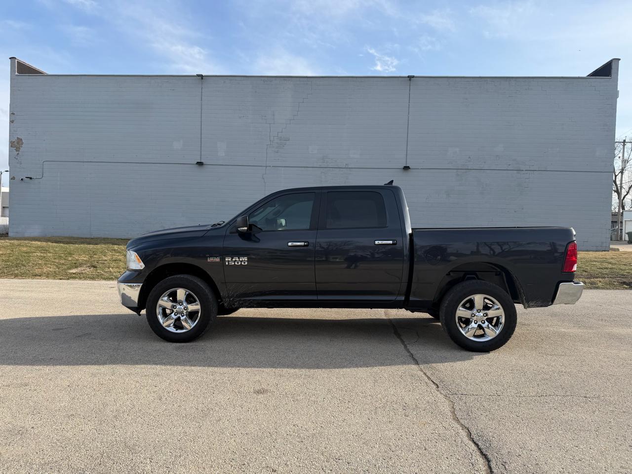 RAM 1500 SLT Crew Cab SWB 4WD 2014