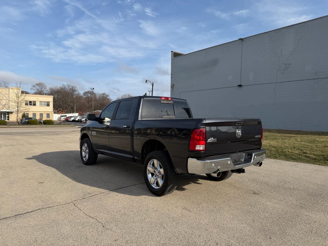 RAM 1500 SLT Crew Cab SWB 4WD 2014
