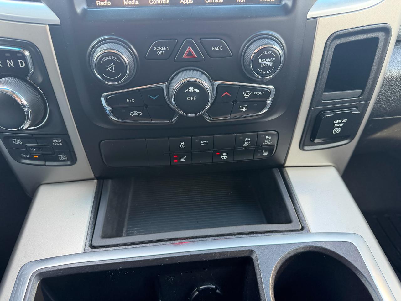 RAM 1500 SLT Crew Cab SWB 4WD 2014