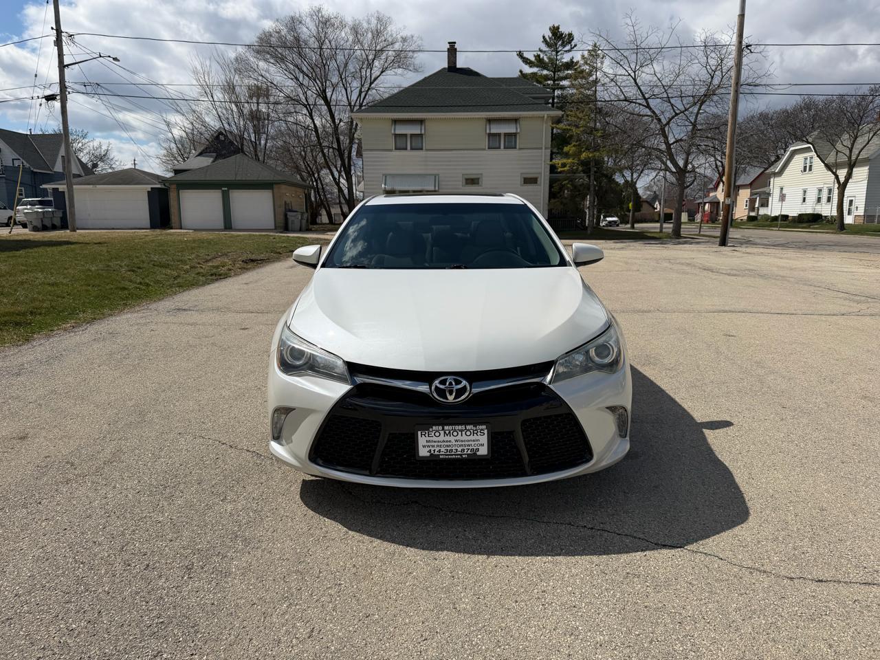 Toyota Camry SE 2015