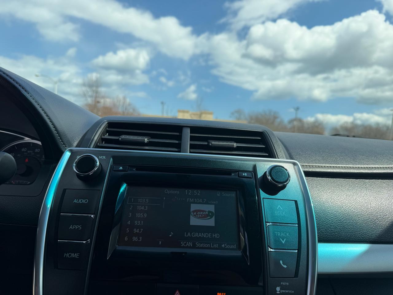 Toyota Camry SE 2015