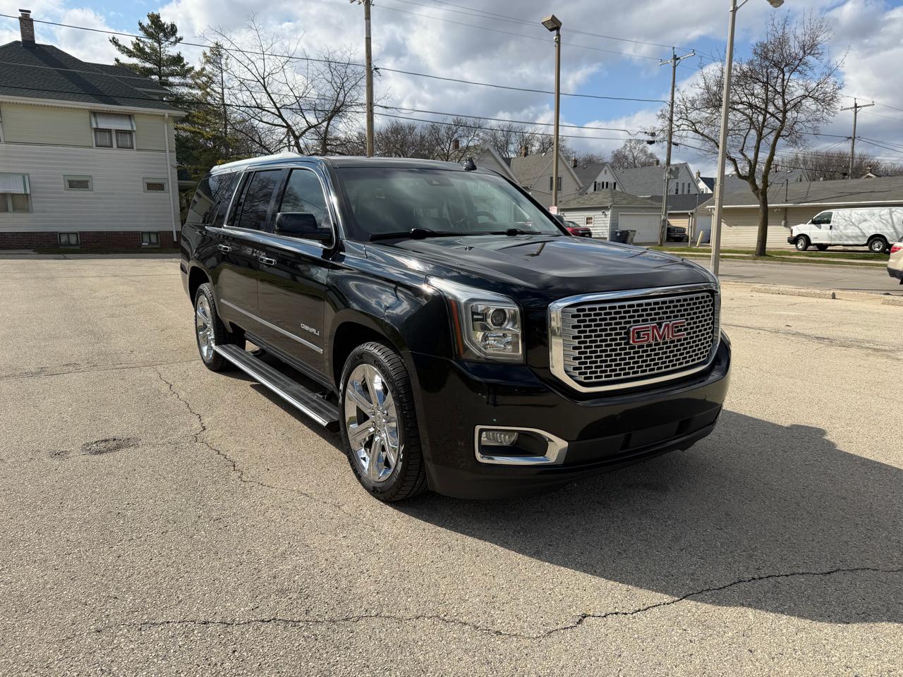 GMC Yukon XL Denali 4WD 2016