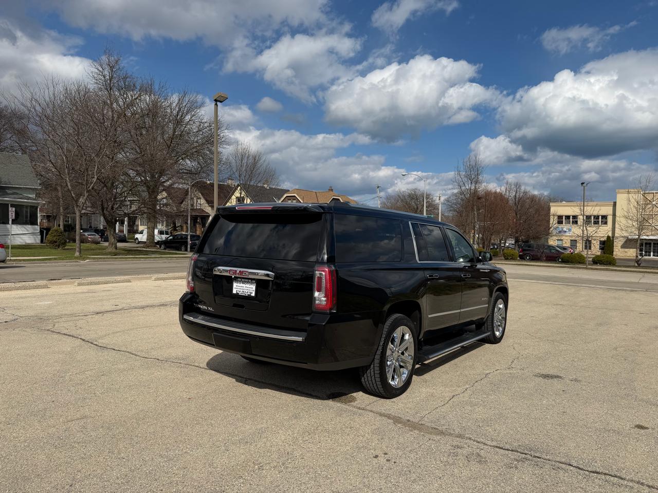 GMC Yukon XL Denali 4WD 2016