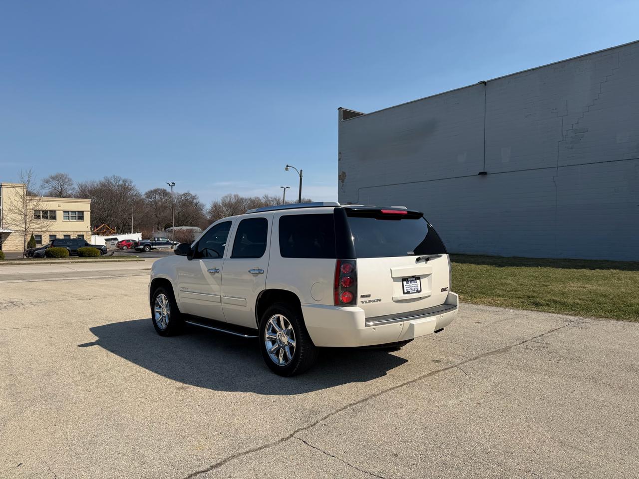 GMC Yukon Denali 4WD 2012